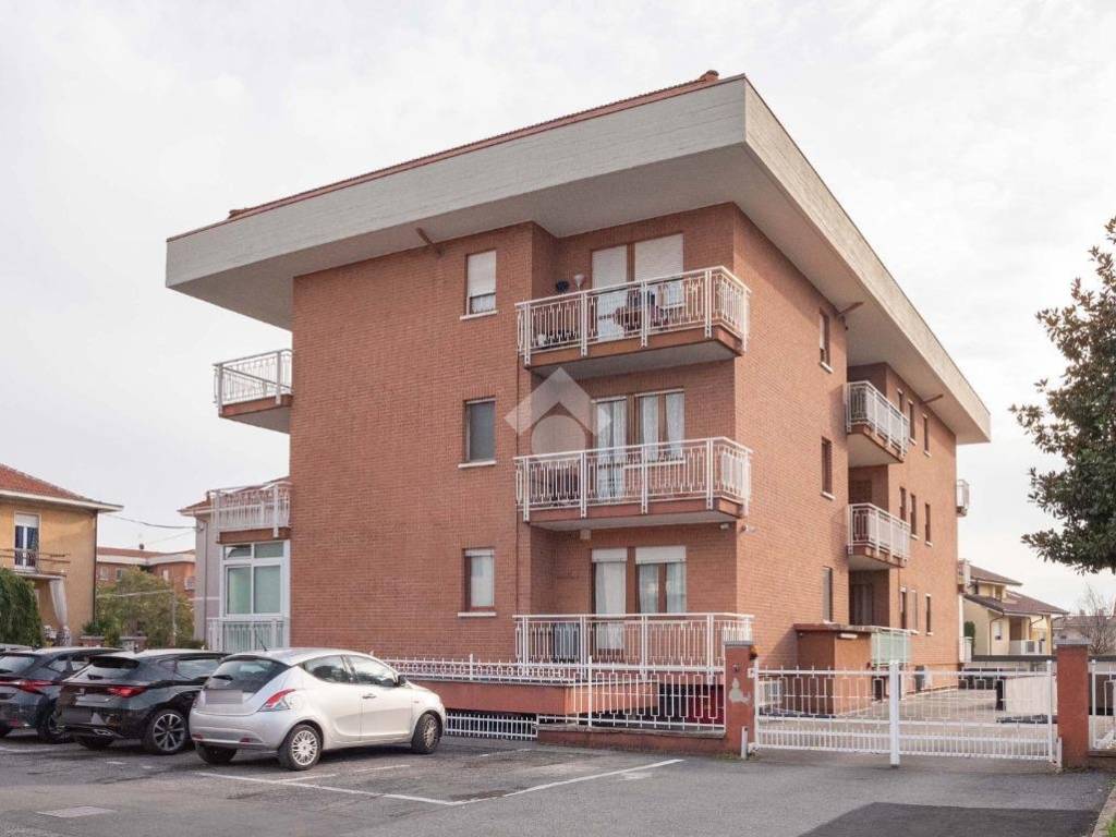 Appartamento a Ciriè in Via Giosuè carducci, 5 - Foto 2