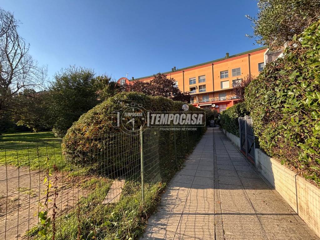 Appartamento a Lodi in Via Aldo Moro 30/App sx - Foto 3