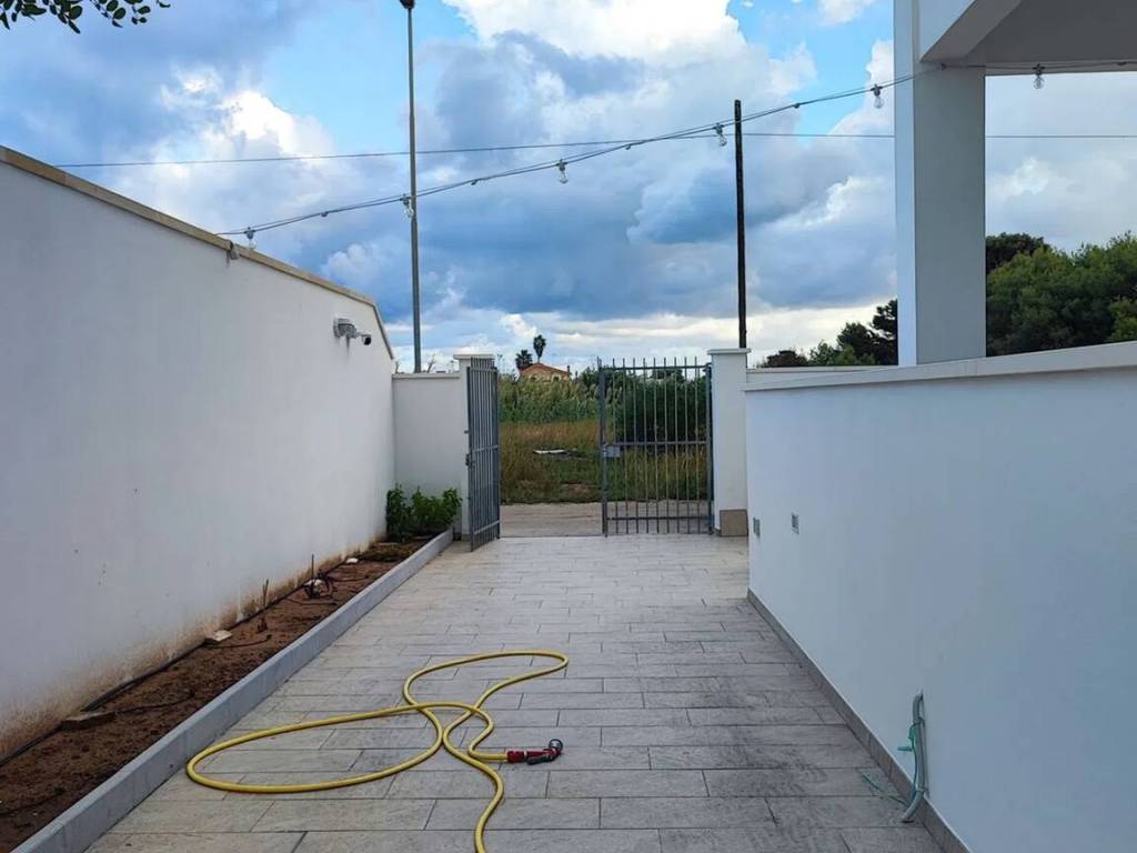 Appartamento a Squinzano in Via Della Torpedine, 23 - Foto 2
