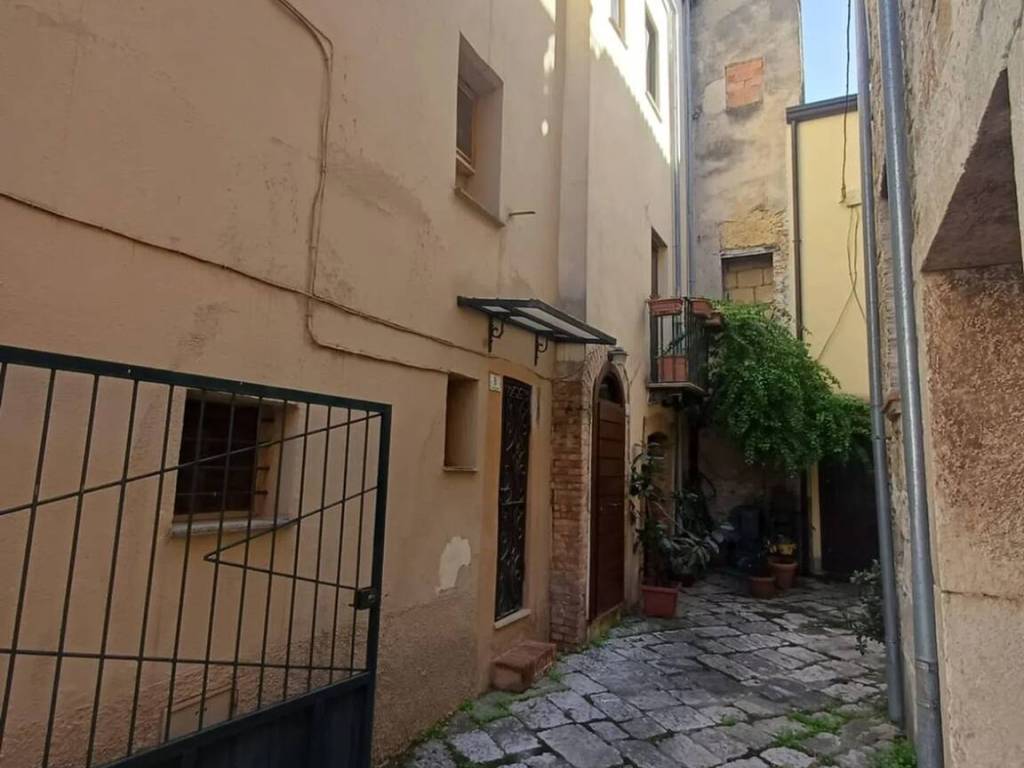 Villa a Fondi in Largo Cicerone, 5 - Foto 2