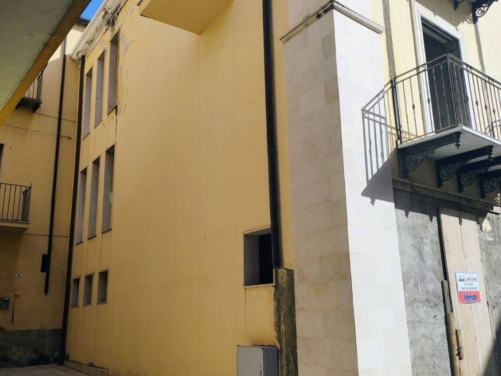 Appartamento a Gela in Via Giacomo Navarra Bresmes - Foto 2