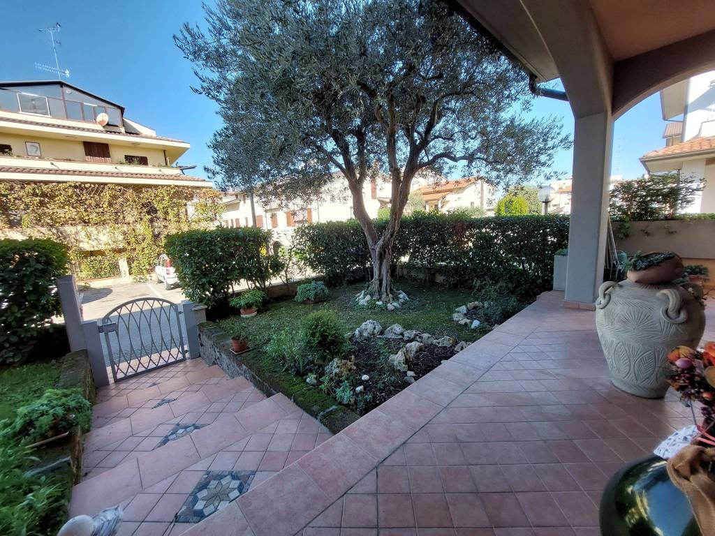 Villa a Imola in Via Rosa Luxemburg - Foto 2
