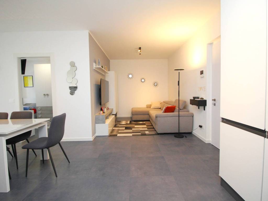 Appartamento a Gorla minore in Via Giordano Giacchetti - Foto 4