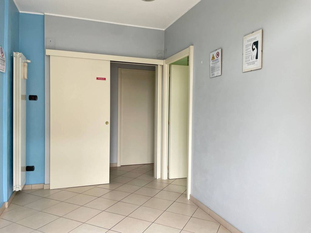 Appartamento a Bareggio in Piazza Camillo Benso di Cavour, 8 - Foto 2