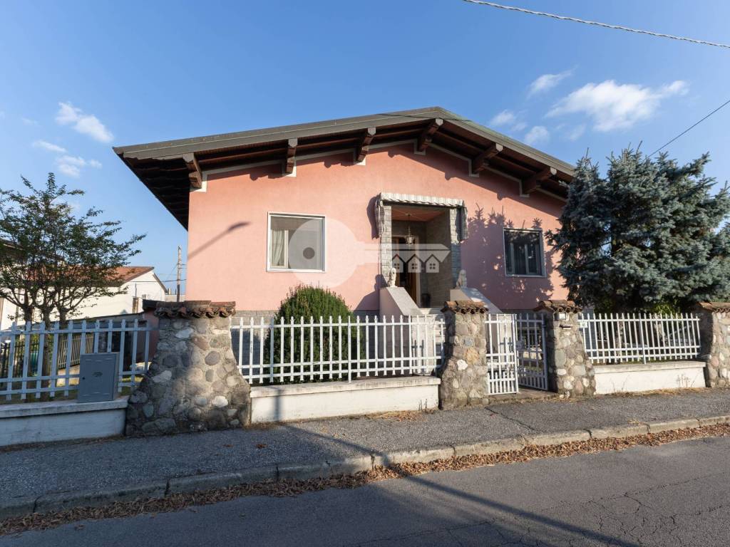 Villa a Leno in Via Italia, 41 - Foto 2