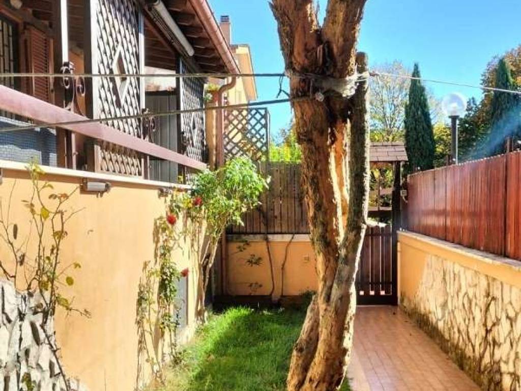 Villetta a schiera a Genzano di roma in Via Bologna , 15 - Foto 4