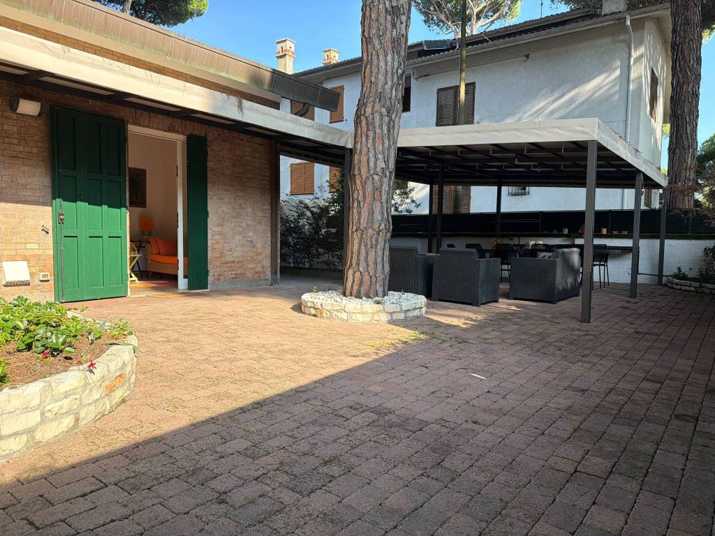 Villa a Comacchio in Via Duccio di Buoninsegna, 15 - Foto 2