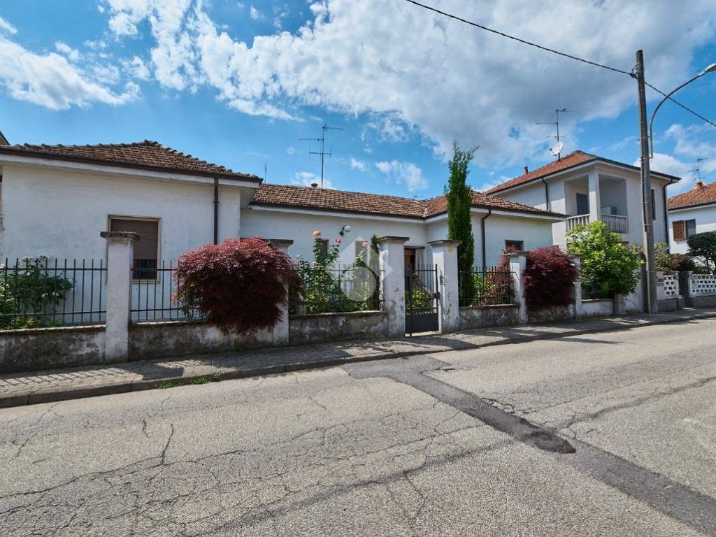Villa a Zelo buon persico in Via Manzoni, 7 - Foto 2
