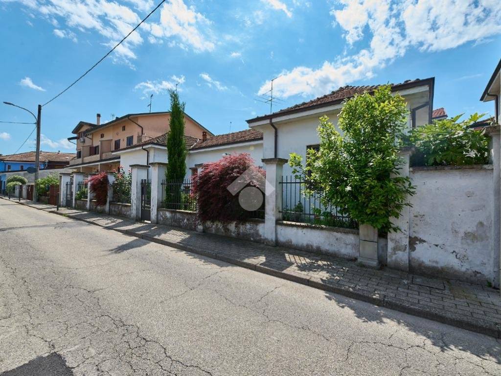 Villa a Zelo buon persico in Via Manzoni, 7 - Foto 3