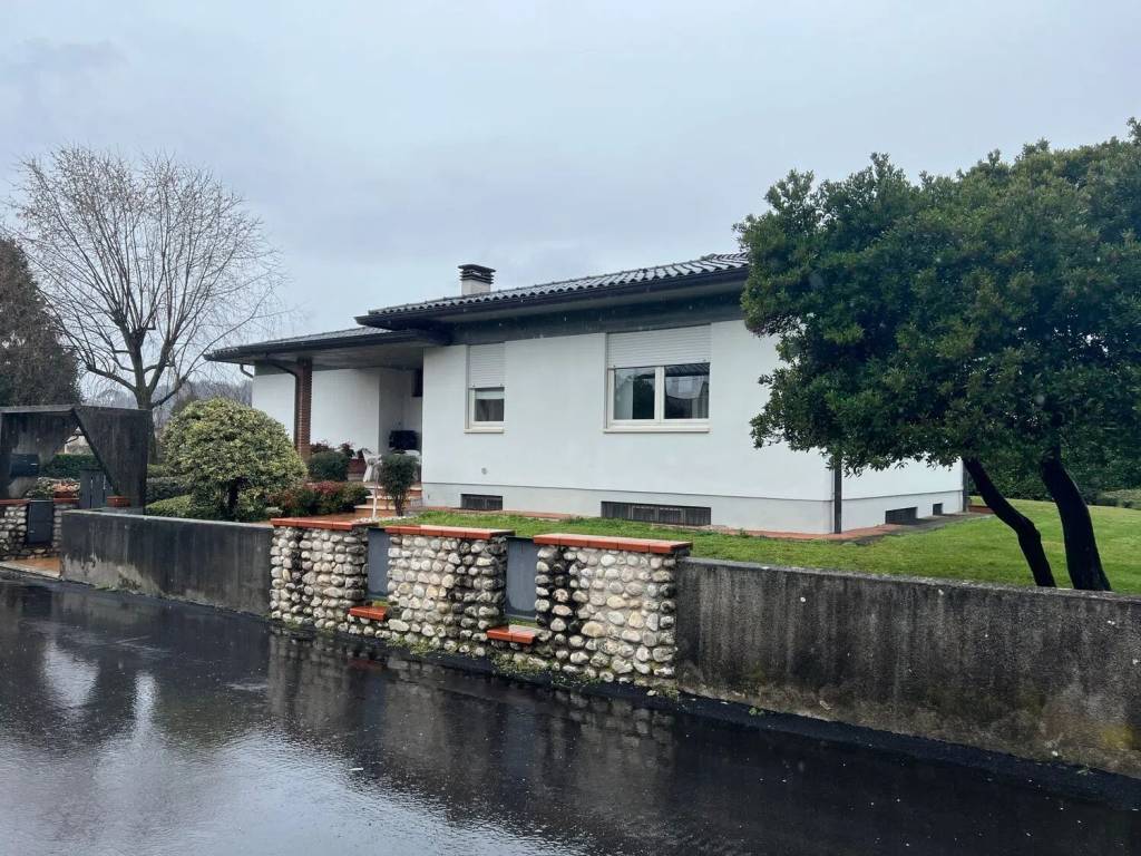 Villa a Lugo di vicenza in Via Tiziano S.N.C. - Foto 2