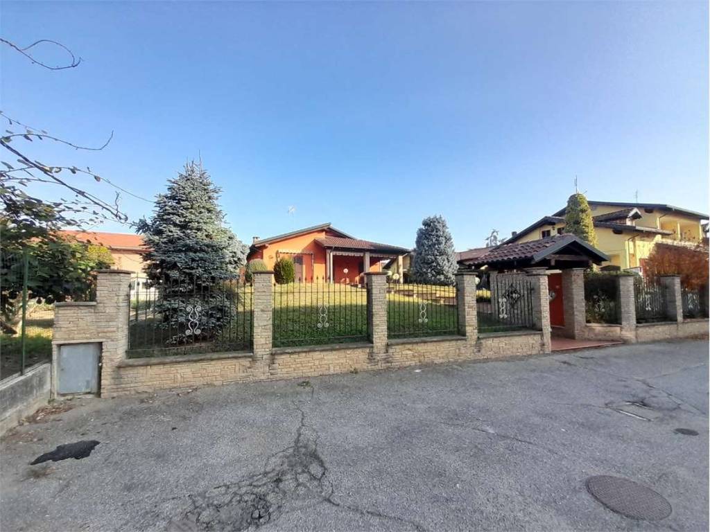 Villa a Cambiano in Via Nino Costa - Foto 2