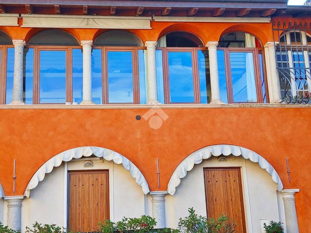 Appartamento a Angera in via Roma, 4 - Foto 2