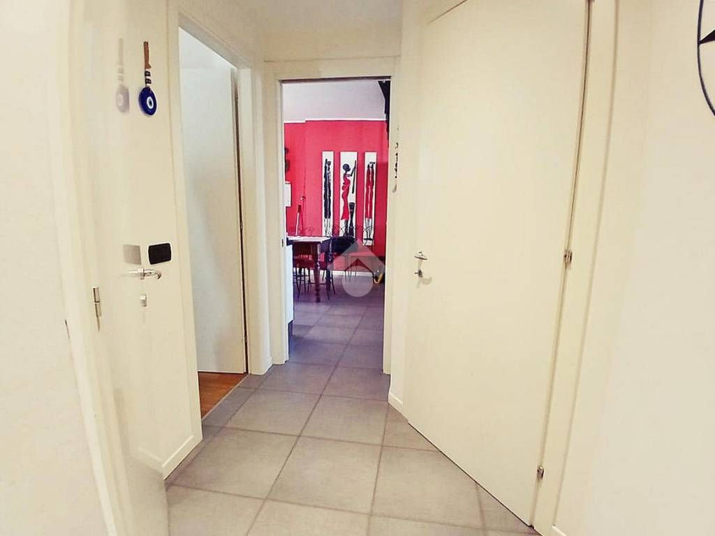 Appartamento a Angera in via Roma, 4 - Foto 3