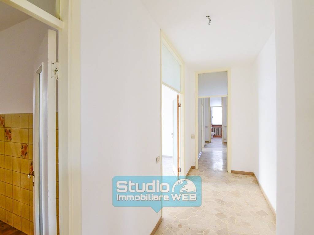 Appartamento a Erba in Via Armando Diaz, 9 - Foto 5