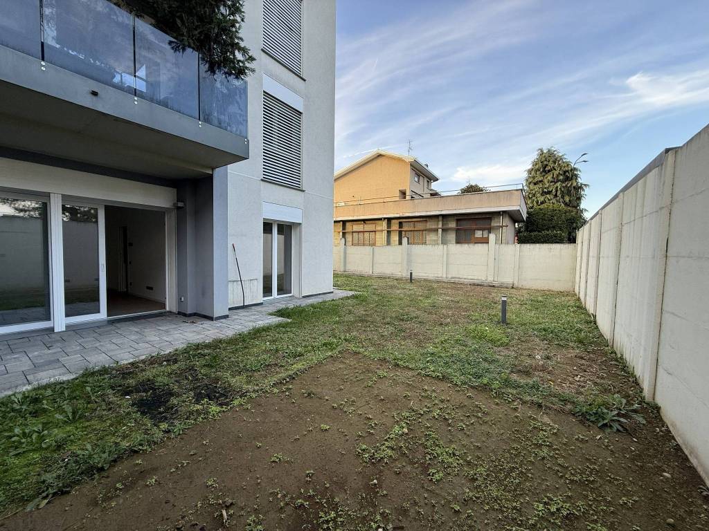 Appartamento a Saronno in Via L. V. dell'Orto, 22 - Foto 2