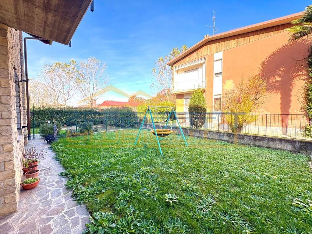 Appartamento a Merate in Via 25 Aprile, 102 - Foto 4