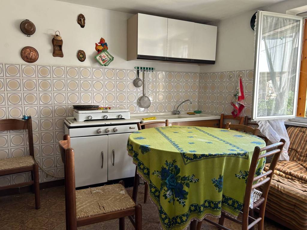 Casa indipendente a Roccavignale in FRAZIONE CAMPONUOVO, 52 - Foto 4