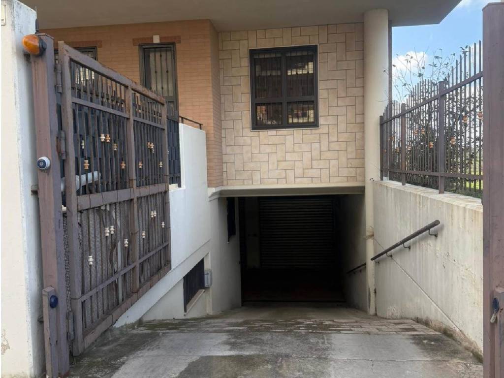 Box / garage a San severo in Via Giuseppe Mascia, 18 - Foto 2