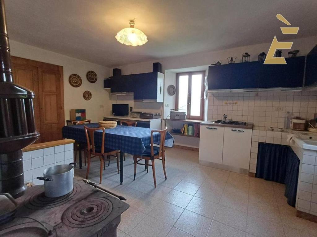 Villa a Pamparato in LOCALITA' NASCIO MULATTIERI, 144 - Foto 4