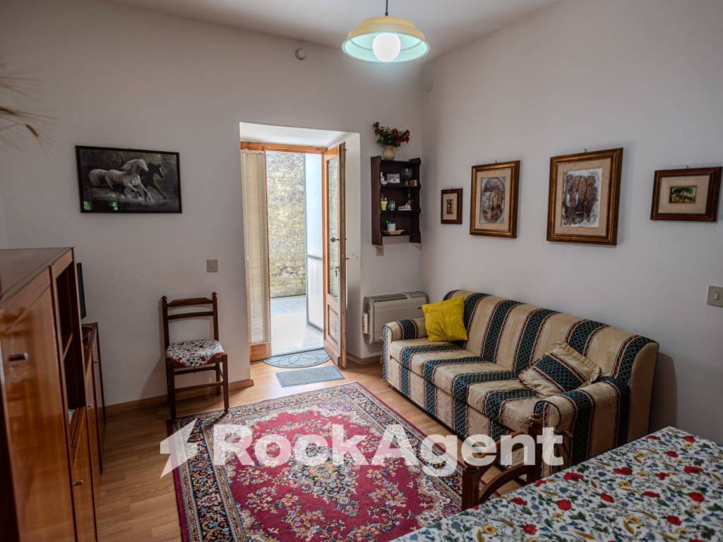 Appartamento a Acquapendente in Via Grotte D'Ambrogio 15/A - Foto 2