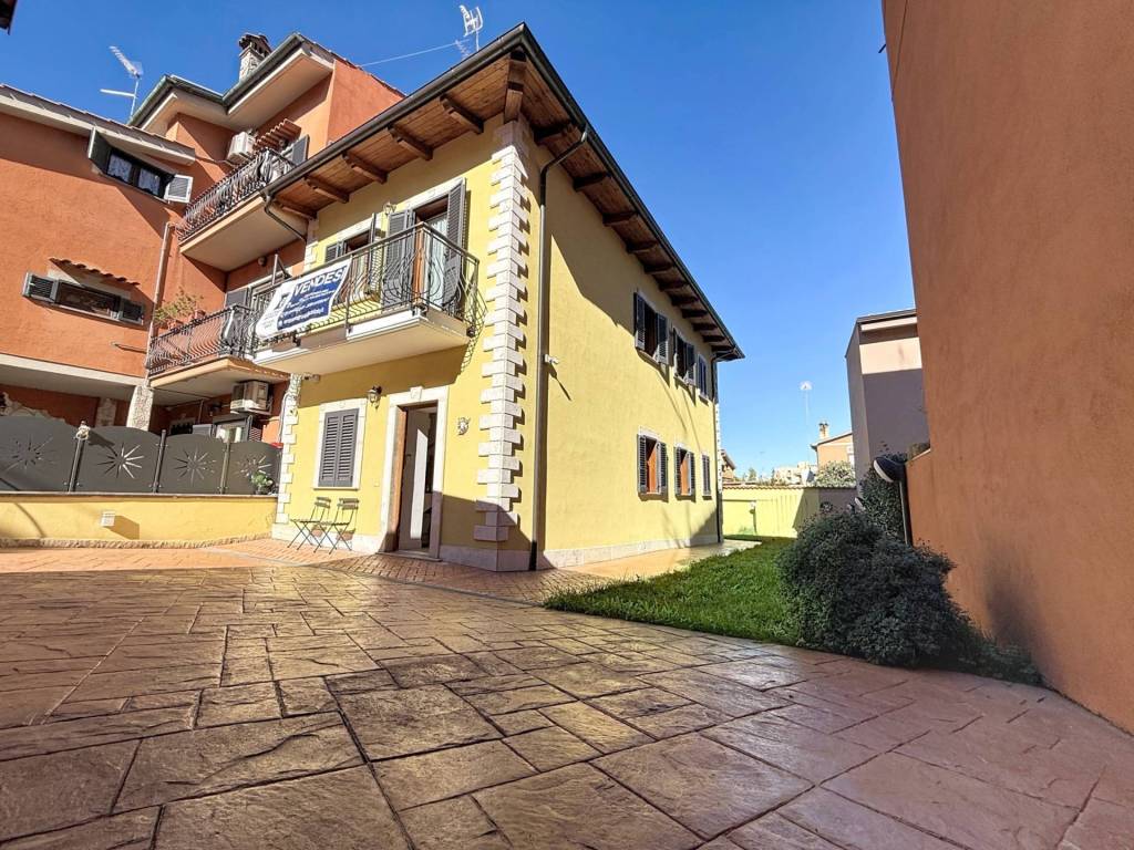 Casa indipendente a Mentana in Via Antonio Moscatelli, 103 - Foto 2