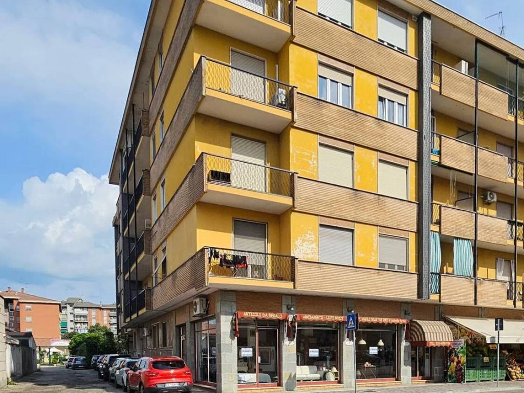 Immobile a Casale monferrato in Corso Valentino, 196 - Foto 3