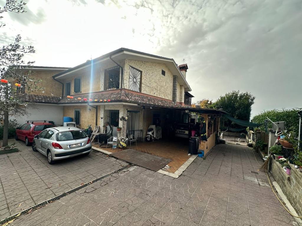 Villa a Albano laziale in Via di Muro Bianco - Foto 2