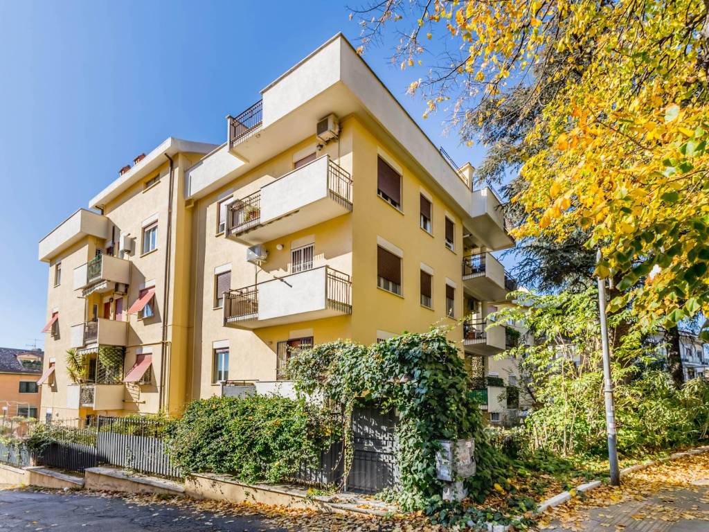 Appartamento a Grottaferrata in Viale San Bartolomeo, 15 - Foto 3