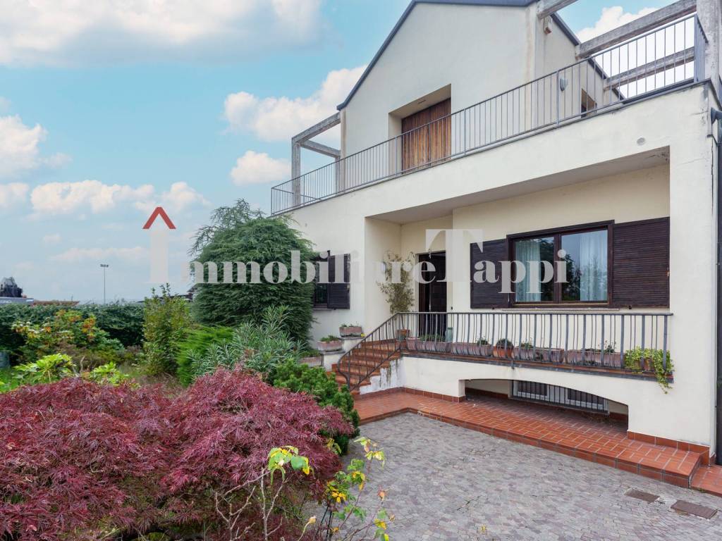 Villa a Tradate in Via Alcide De Gasperi, 7 - Foto 2