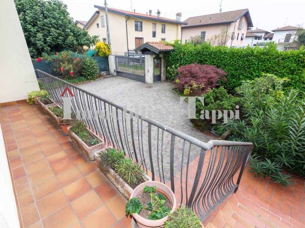 Villa a Tradate in Via Alcide De Gasperi, 7 - Foto 4