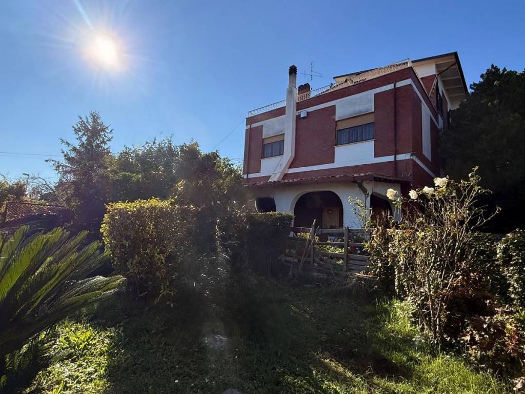 Villa a Velletri in Via Colle Calcagno - Foto 4