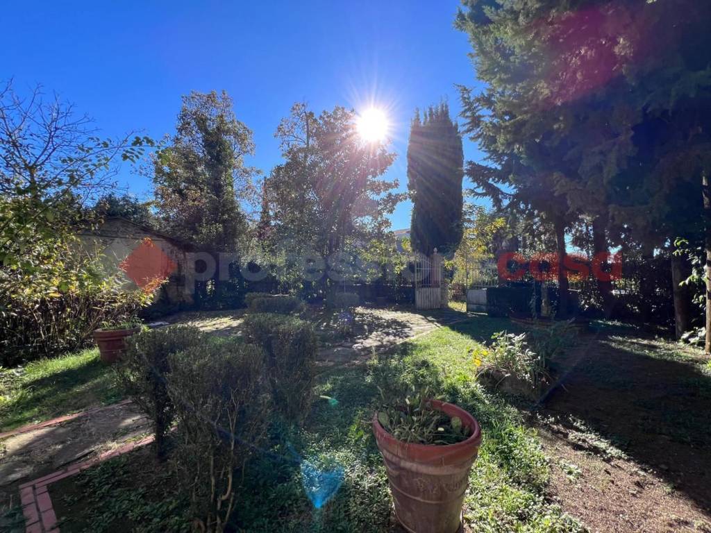 Casa indipendente a Arezzo in Loc. Chiassa Superiore - Foto 2