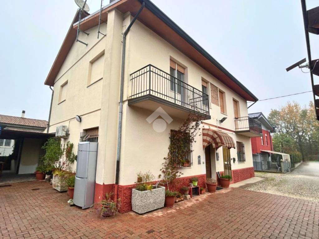 Casa indipendente a Molinella in Via Prov. Circonvallazione, 13 - Foto 2