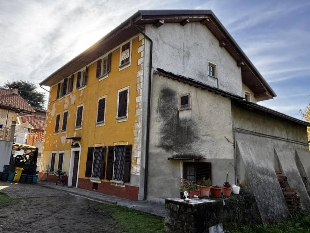Appartamento a Varallo in Via Fratelli Varalli, 2 - Foto 4