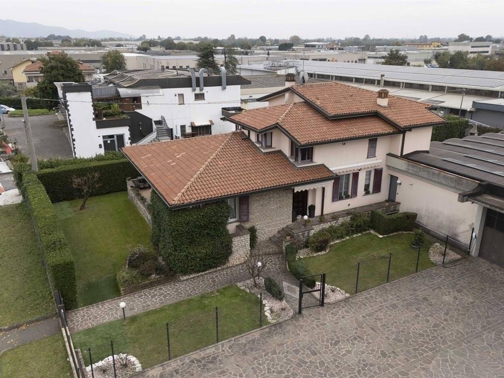 Villa a Cologne in Via Fratelli Facchetti - Foto 2