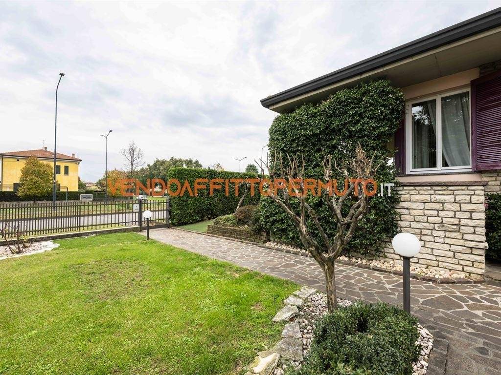 Villa a Cologne in Via Fratelli Facchetti - Foto 3