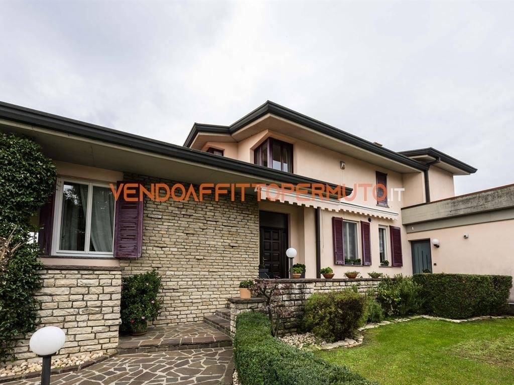 Villa a Chiari in Via Gian Battista Rota - Foto 2