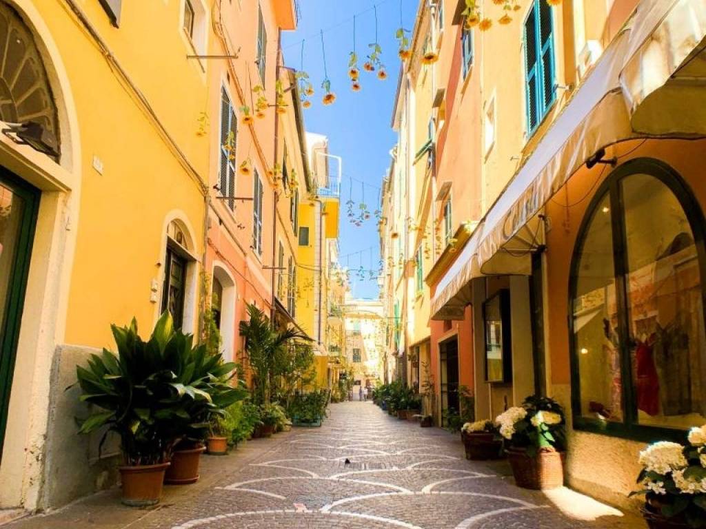 Appartamento a Pietra ligure in Viale della Repubblica - Foto 2