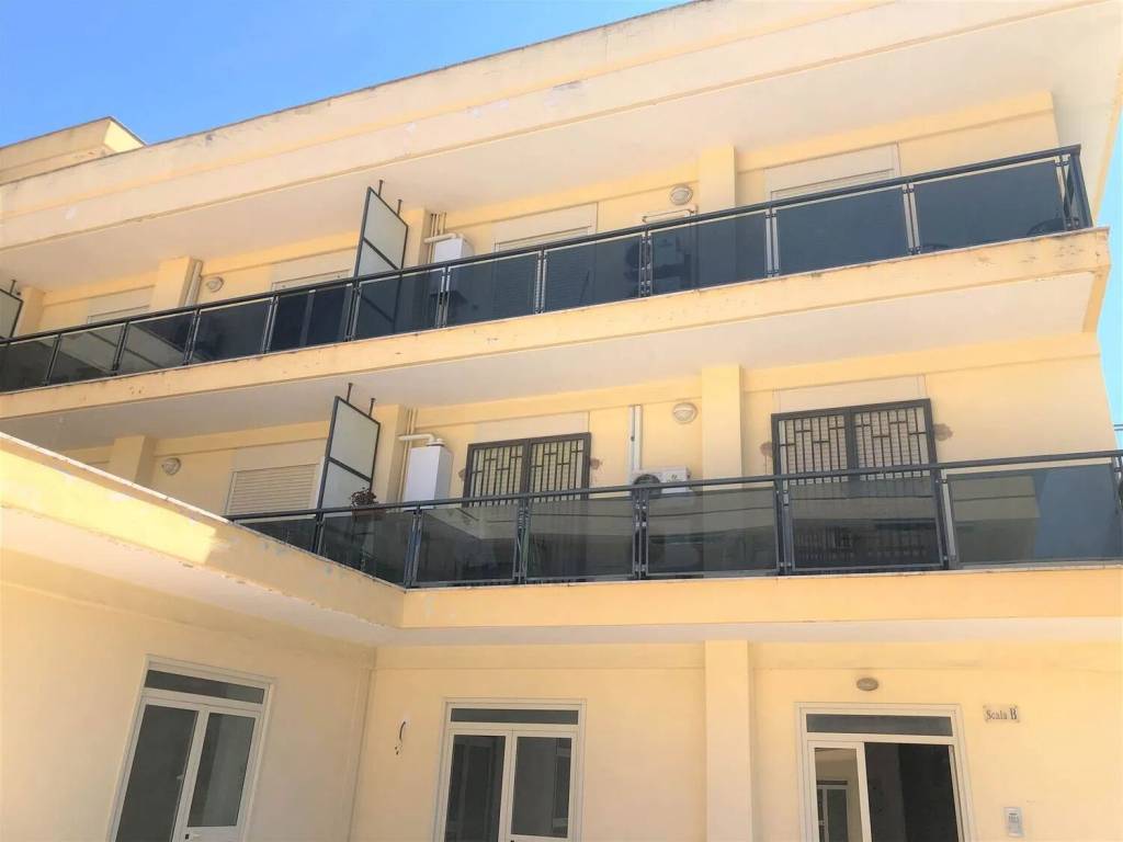 Appartamento a Caserta in Piazza Sebastiano Vetrano, 6 - Foto 3