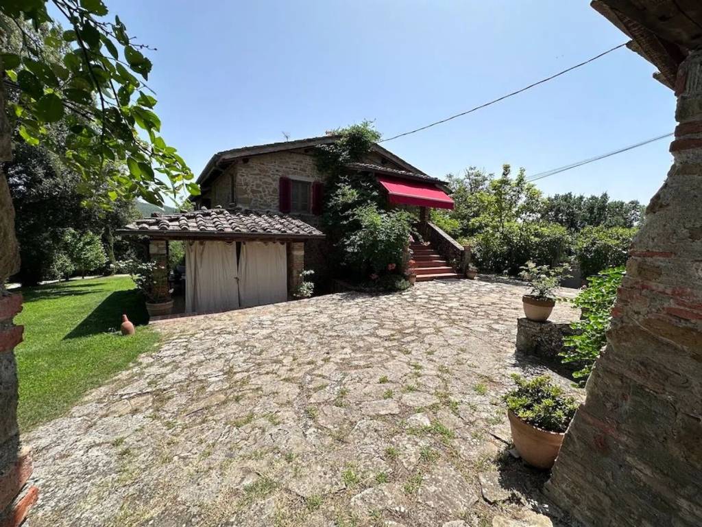 Villa a Bucine in Via Dante Alighieri No Number - Foto 3