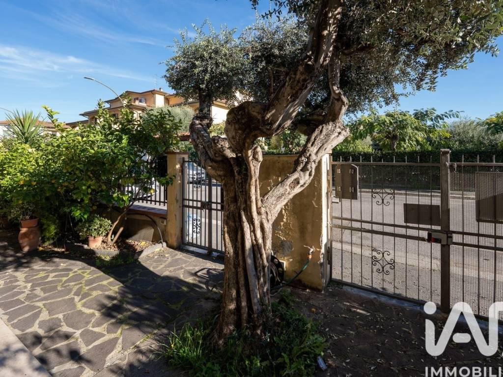 Appartamento a Campi bisenzio in Via giusti - Foto 2