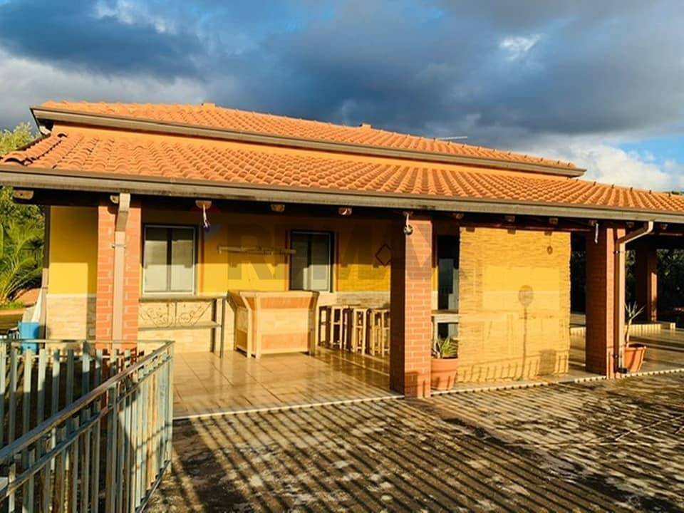 Villa a Adrano in CONTRADA CANNATELLA - Foto 2