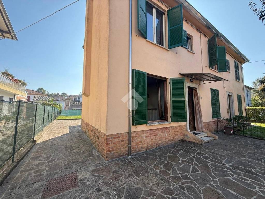 Villa a Sissa trecasali in Via Ugo Battej, 21 - Foto 2