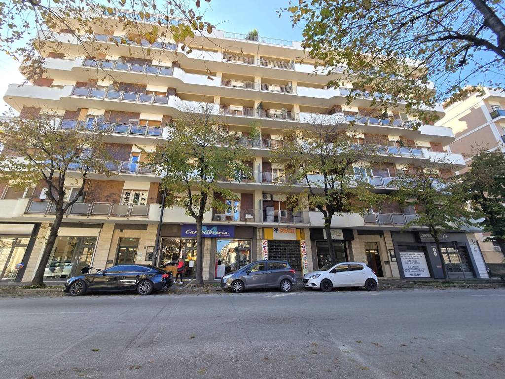 Attico / mansarda a Pescara in Viale Giovanni Bovio, 321 - Foto 2
