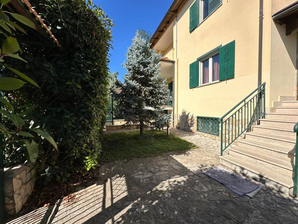 Villa a Giugliano in campania in Via Ripuaria, 48 - Foto 4