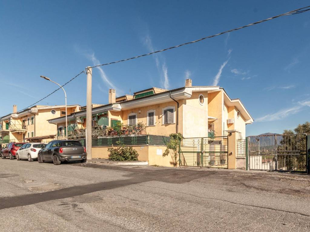 Appartamento a Guidonia montecelio in Via Gian Lorenzo Bernini, 16 - Foto 2