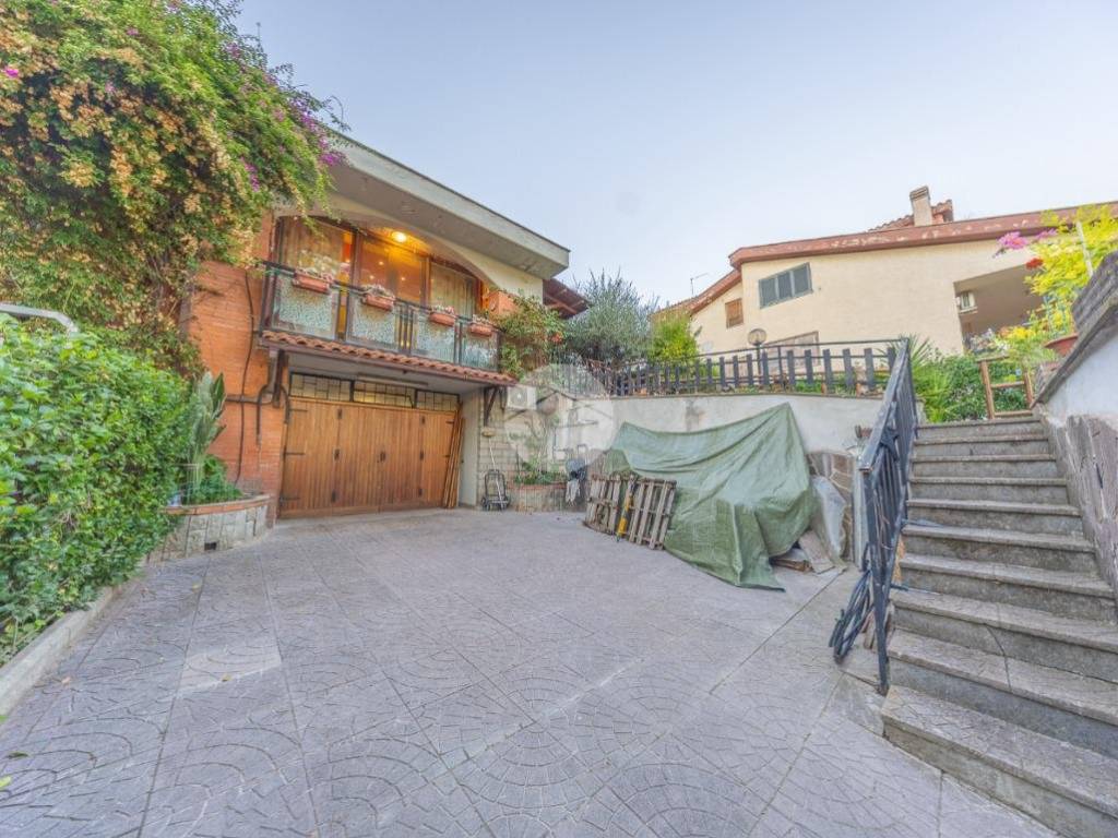 Villa a Guidonia montecelio in Via Monte Nevoso, 55 - Foto 2