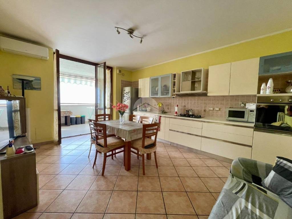 Appartamento a Collegno in Viale Piemonte, 10 - Foto 2