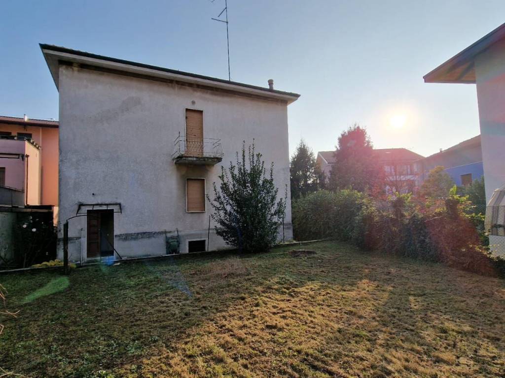 Casa indipendente a Gerenzano in Via C. Berra, 7 - Foto 2