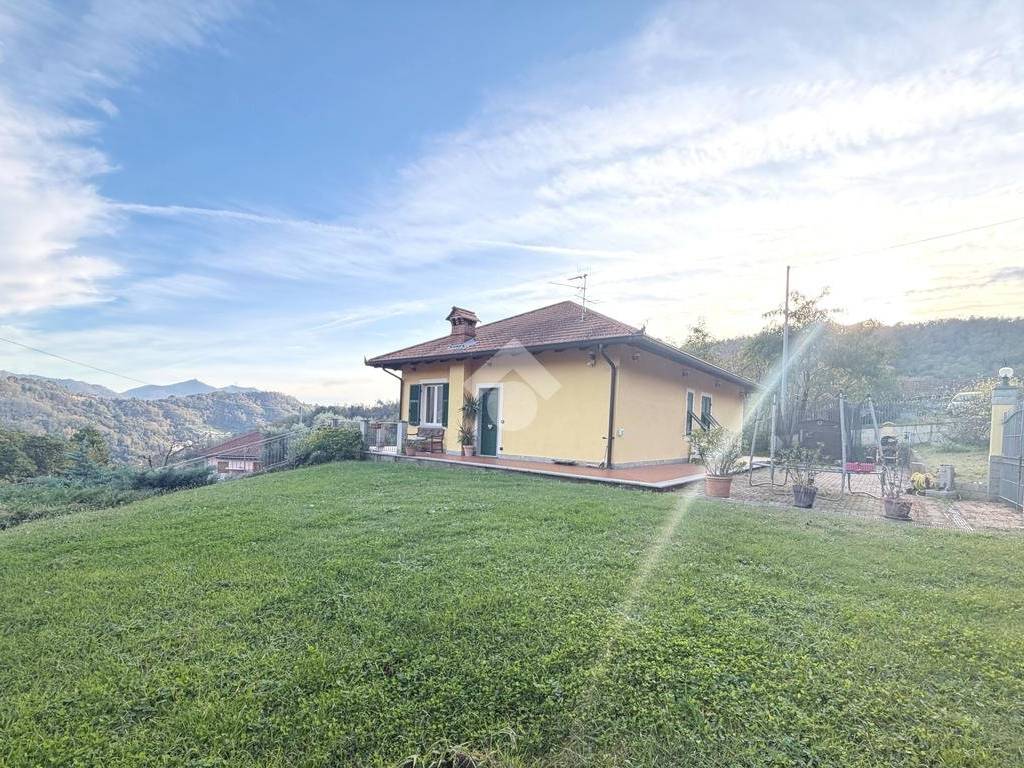Villa a Mignanego in Via Giuseppe di vittorio, 37 - Foto 2